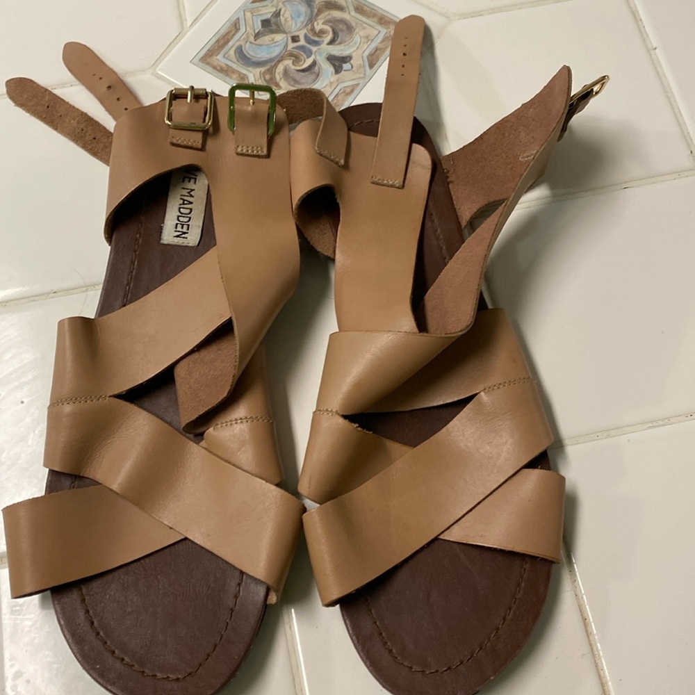 Steve Madden tan Sandals